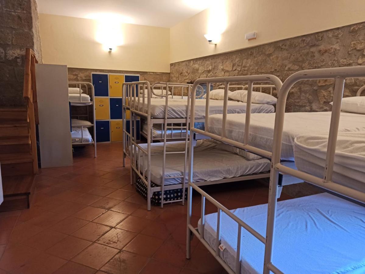 Albergue De Sos Del Rey Catolico Bagian luar foto