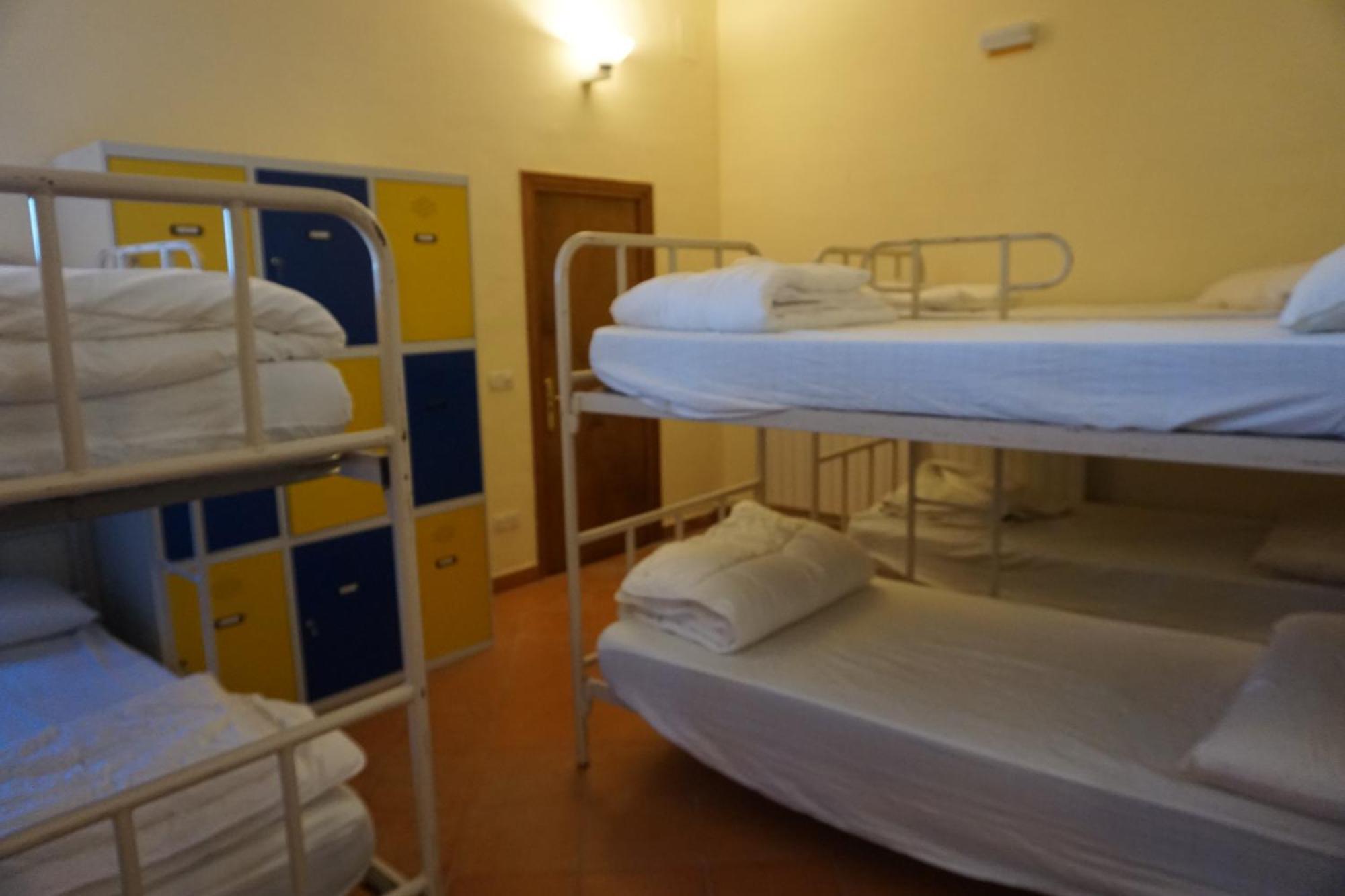 Albergue De Sos Del Rey Catolico Bagian luar foto